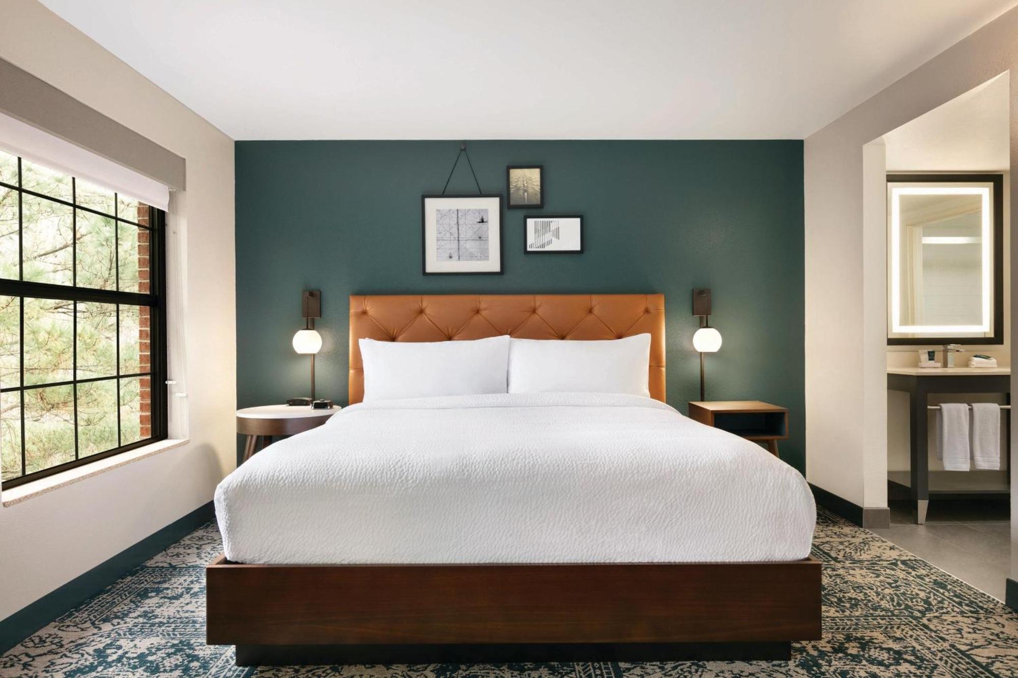 Four Points By Sheraton Raleigh Arena Екстериор снимка