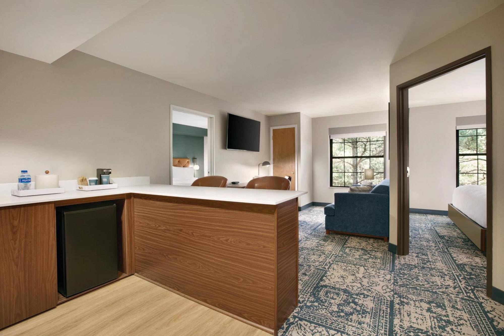 Four Points By Sheraton Raleigh Arena Екстериор снимка