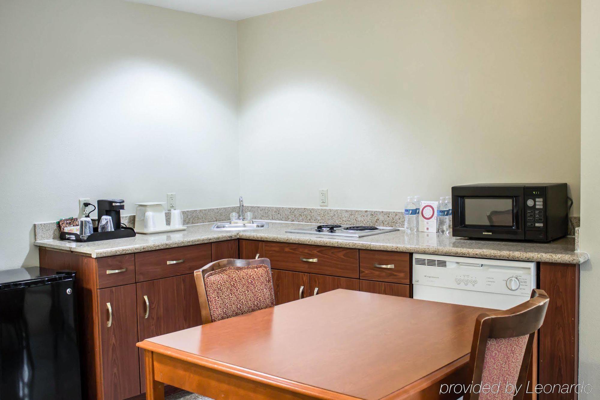 Four Points By Sheraton Raleigh Arena Екстериор снимка