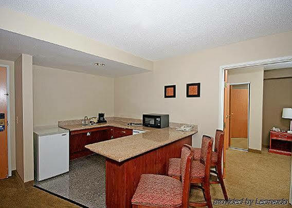 Four Points By Sheraton Raleigh Arena Екстериор снимка