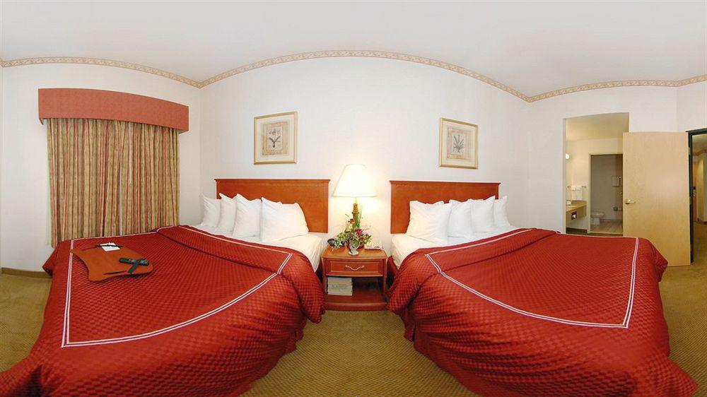 Four Points By Sheraton Raleigh Arena Екстериор снимка